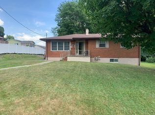 474 Delaware St, Peckville, PA 18452
