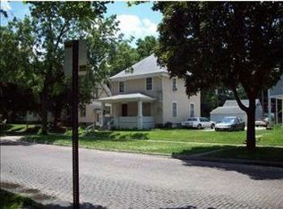 213 16th St SE, Cedar Rapids, IA 52403