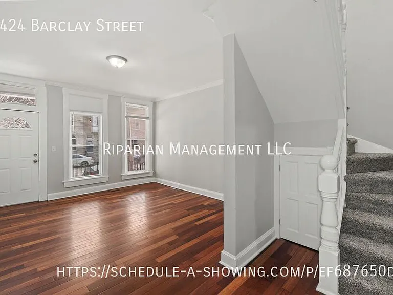 2424 Barclay St — Photo 7