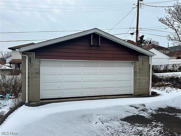 4th image of 329 Cedar Ave