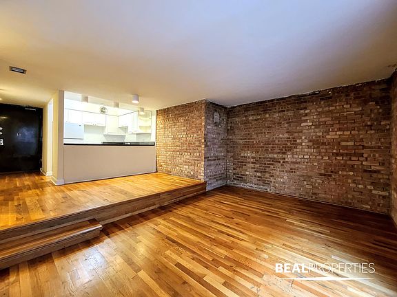 3rd image of 1220 N Lasalle St #J5