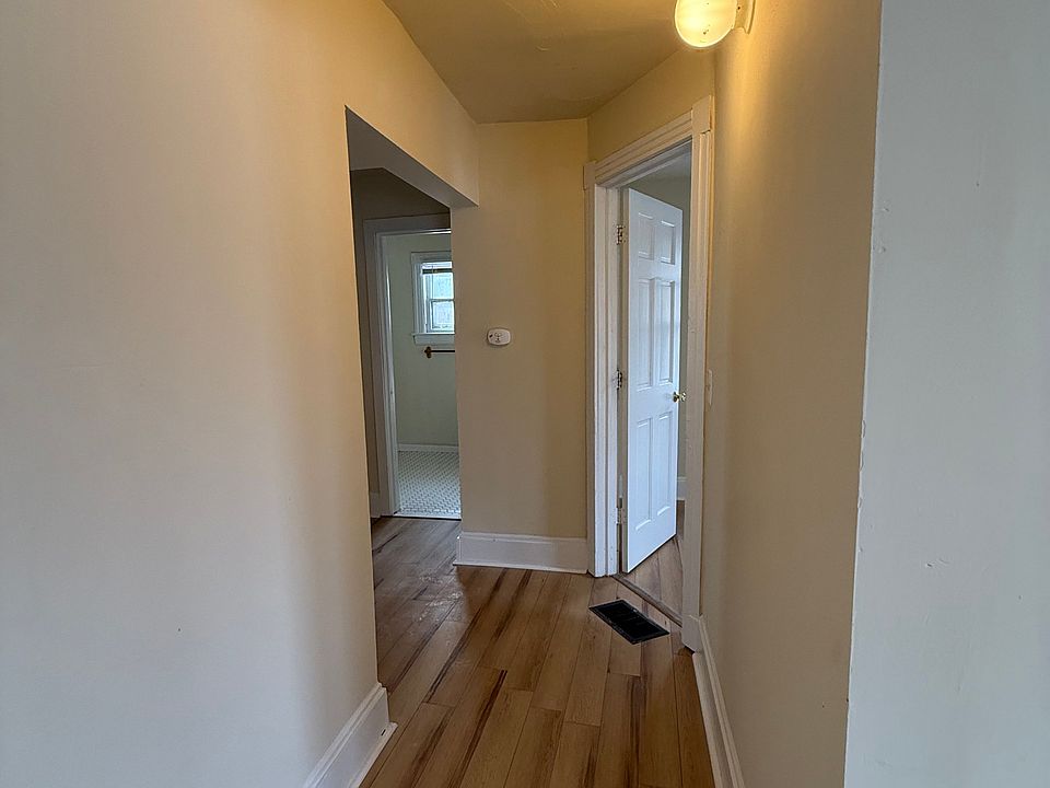 1st image of 36 S Summit St APT 1