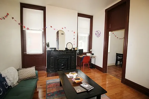 1607 Sarah St Photo 1