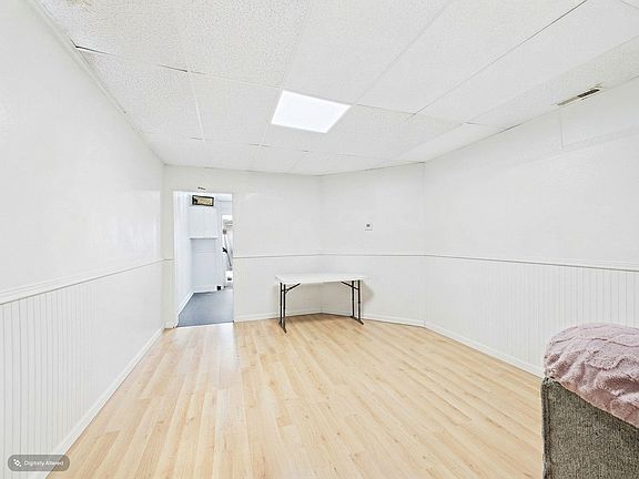 3rd image of 416-418 2nd St W