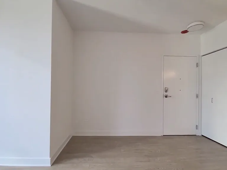 100 N Garland Ct #1403 — Photo 5