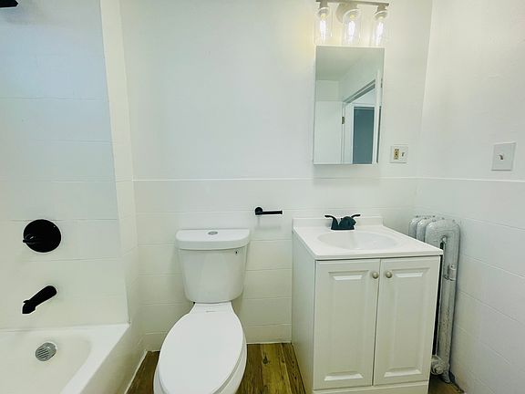 4th image of 219 Elmwood Ave #2