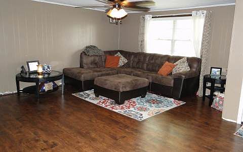 3rd image of 177 SW Sandlin Ave