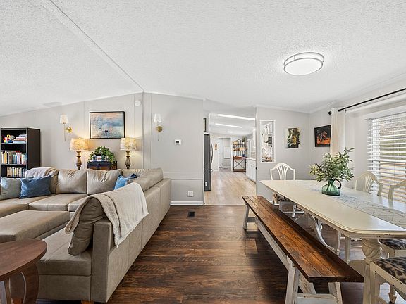 5th image of 4703 Trinity Ln