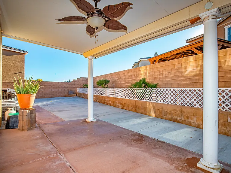 39299 Gainsborough Dr — Photo 25