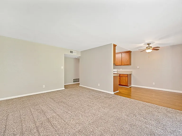 Rollingwood Condominium Rentals — Photo 20