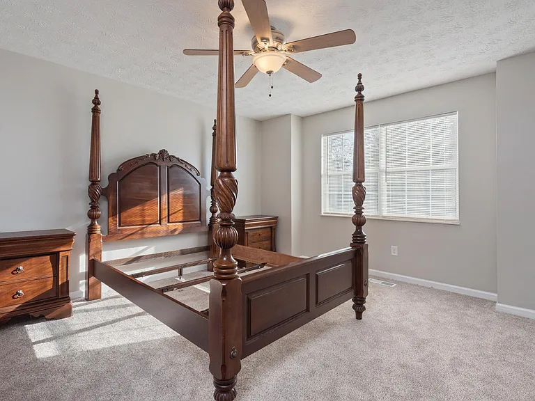 1560 Pheasants Glen Dr — Photo 27