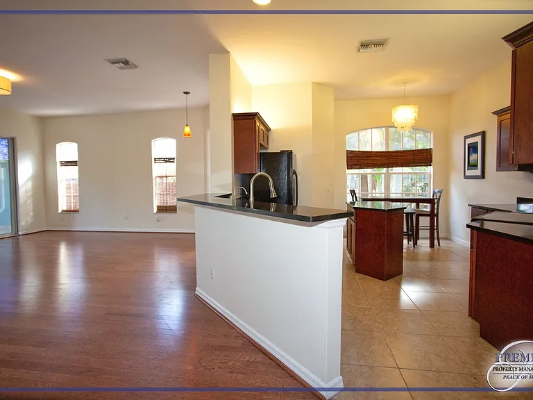 3555 Poinsettia Ave — Photo 11