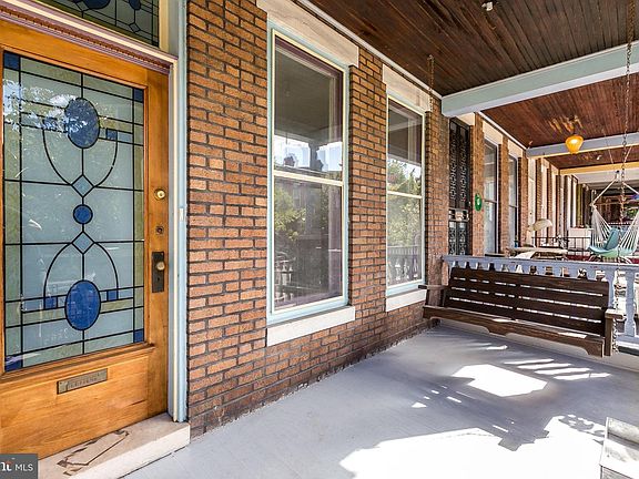 3rd image of 3043 Abell Ave