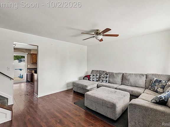 4th image of 24055 Manila St