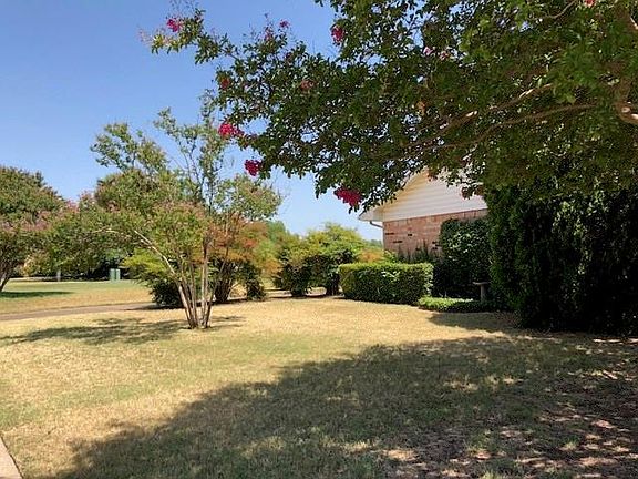 3rd image of 14334 Southern Pines Dr