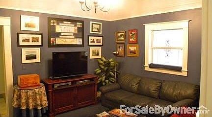 Family Room
						:
						This could be an office
