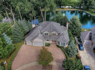 151 Los Lagos Dr, Bloomingdale, IL 60108