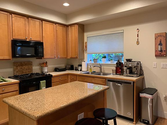 3rd image of 5529 Lakemont Blvd SE APT 903
