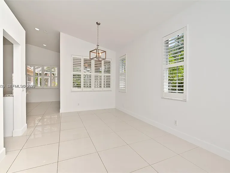 889 Sand Creek Cir — Photo 9