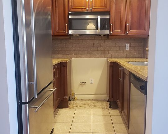 4th image of 1415 S Rexford Dr #103