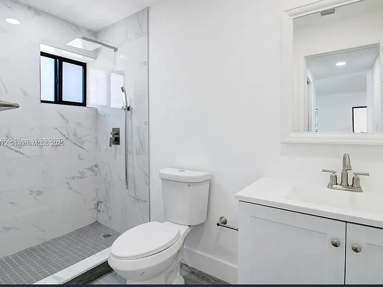 13885 NW 5th Ave #13885 — Photo 3