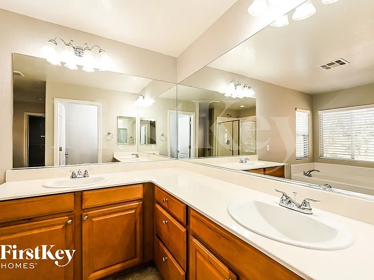 8324 Mokena Ave — Photo 8