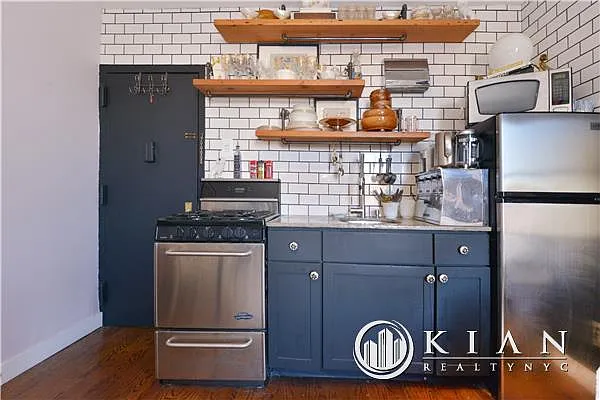 Rented by Kian Realty | media 23