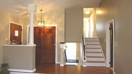 4th image of 630 Leamington Ave