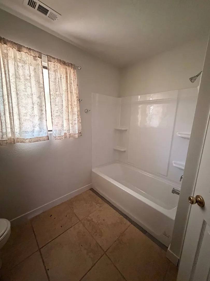 2 Bedroom St. George Condo — Photo 3