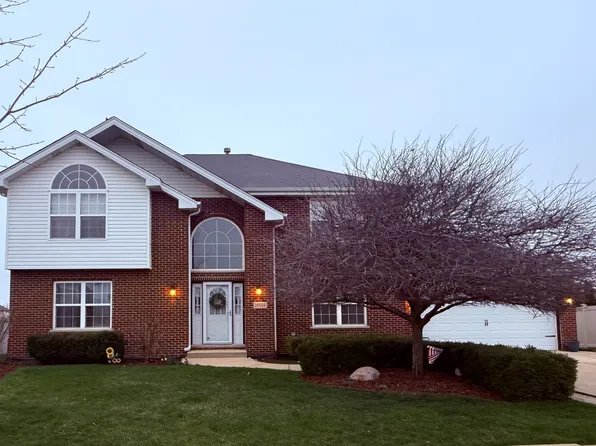 24504 S Arrowhead Dr, Manhattan, IL 60442