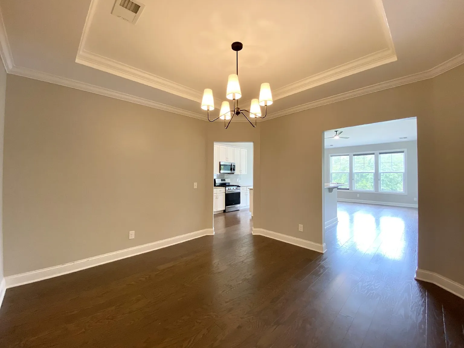 3 bed, 3.0 bath, 1806 sqft, $2,595 — Photo 4