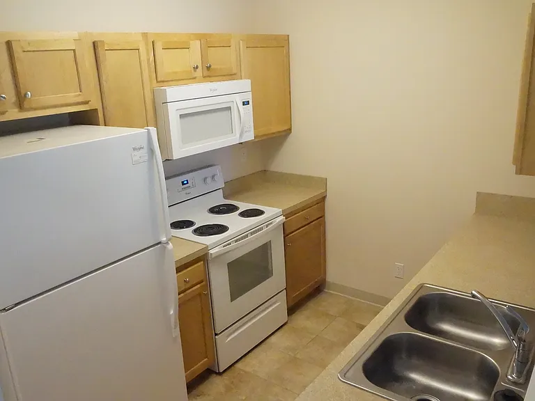Aquamarine Apartments — Photo 61