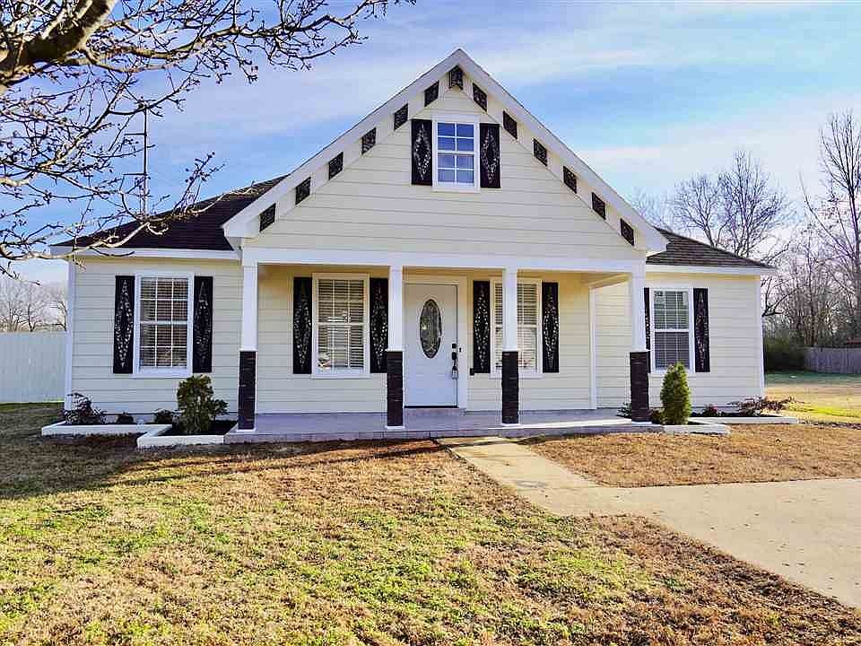 1st image of 210 N Fork Dr
