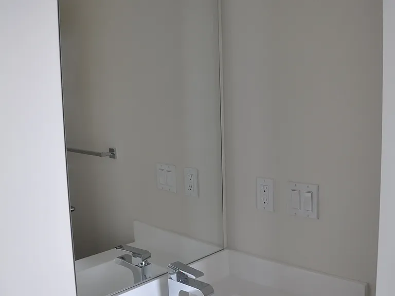 68 Canterbury Pl #1707 — Photo 20