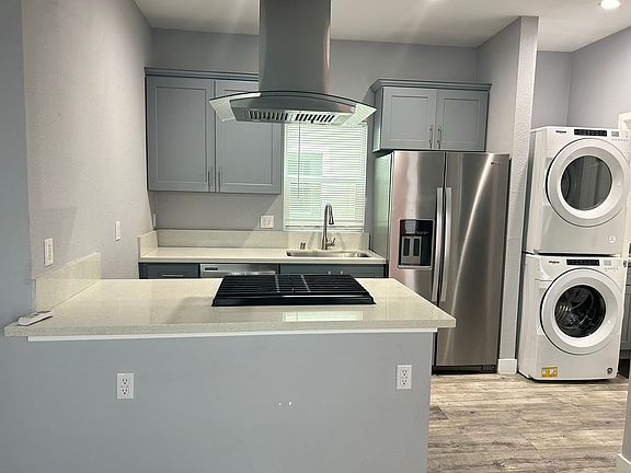 2nd image of 845 E 6th St APT 6