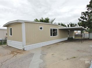 6 S Rose Cir, Meridian, ID 83642