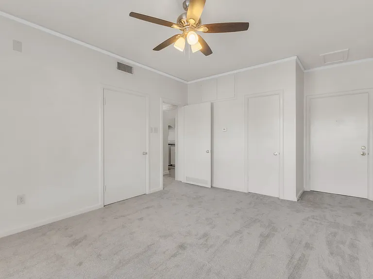 800 Broadway Ave #7-18 — Photo 3