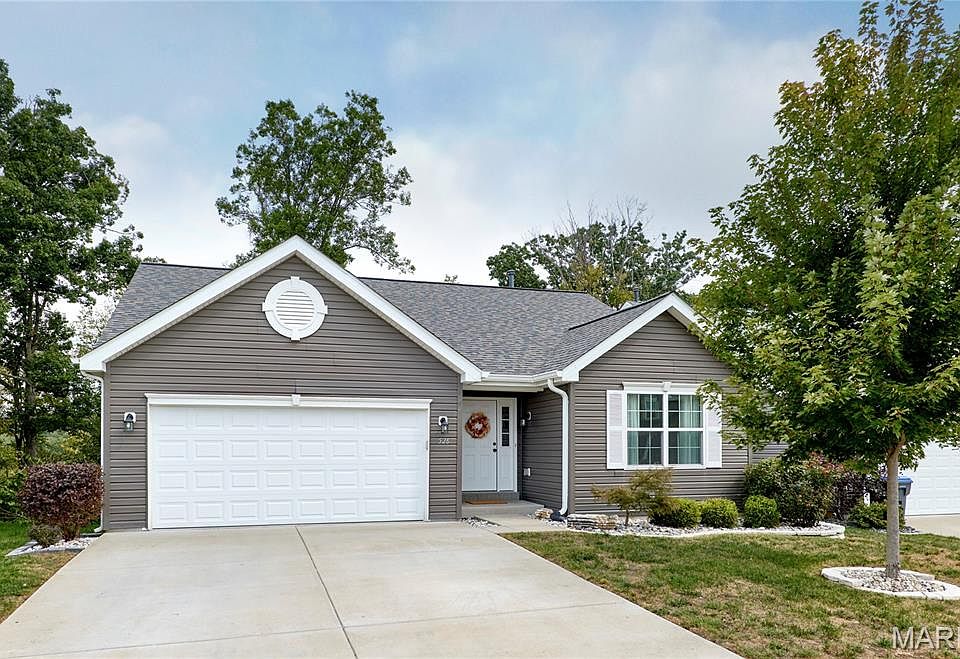 1st image of 526 Brookside Forest Ct