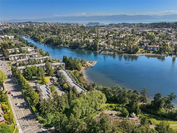 75 Gorge Rd W #102, Saanich, BC V9A 7A9