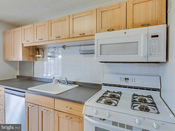 5th image of 1225 Martha Custis Dr APT 1509