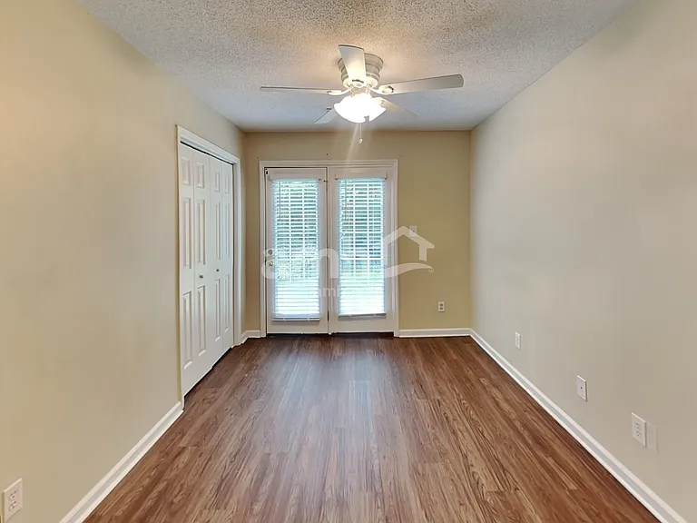 4902 Hunters Blf — Photo 9