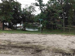 8867 Greenwood Rd, Plattsmouth, NE 68048