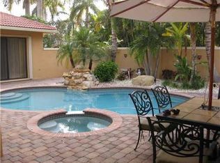 2486 Eagle Run Dr, Weston, FL 33327