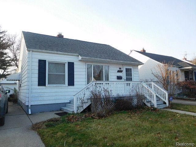 1st image of 19372 Woodcrest St