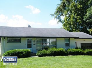 7 Woodview Ln, Algonquin, IL 60102