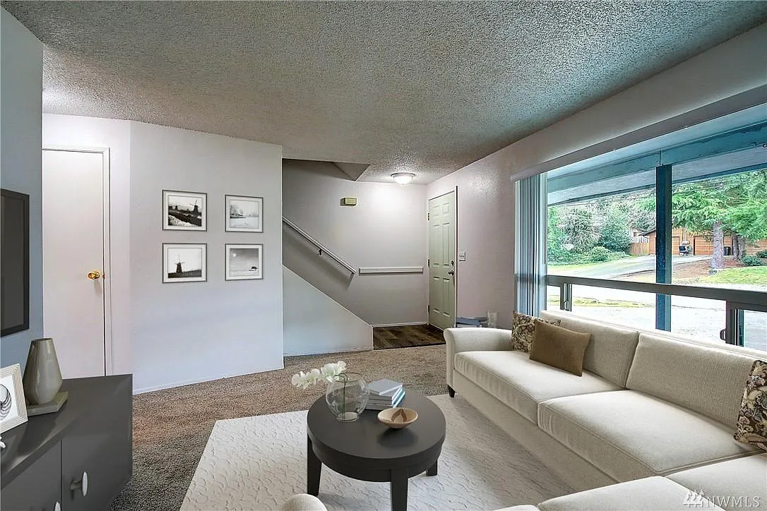 6026 Seahurst Ave — Photo 4