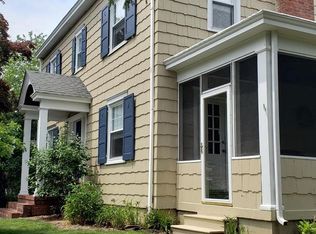 27 Lake Ave, Hamilton, NJ 08610
