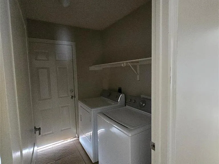 807 W Emerald Dr #D — Photo 10