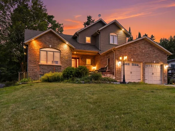 332 Carnegie Beach Rd, Scugog, ON L9L 1B6