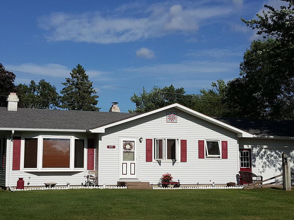 1st image of 647 Winter St